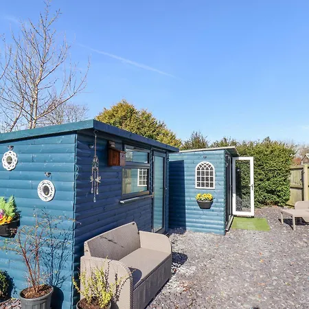 The Dollhouse 別荘 *