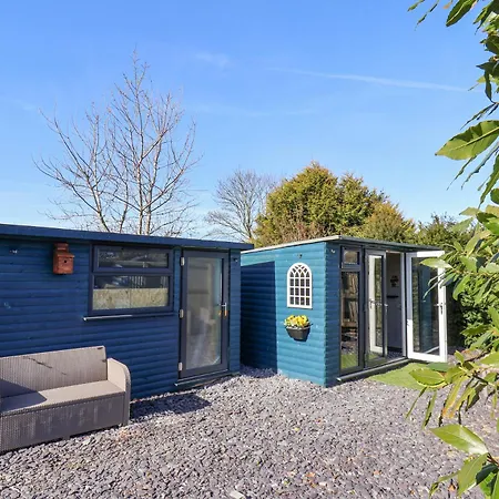 The Dollhouse 別荘 *